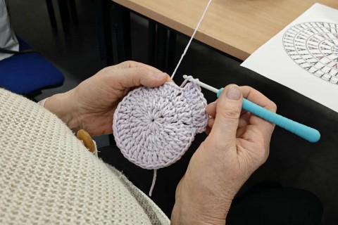 Warsztaty szydełkowania dla seniorów