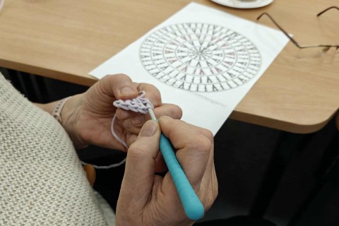 Warsztaty szydełkowania dla seniorów