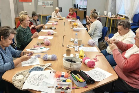 Warsztaty szydełkowania dla seniorów