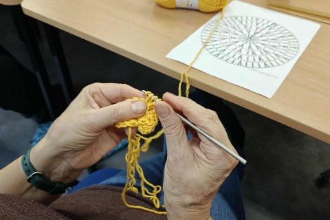 Warsztaty szydełkowania dla seniorów