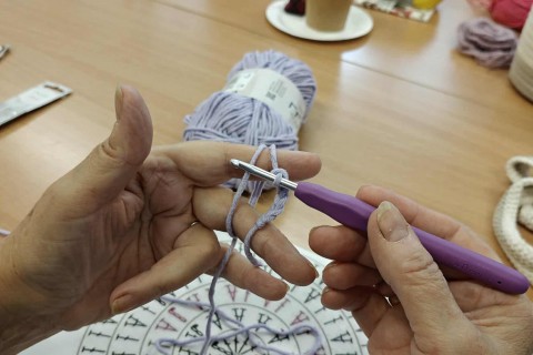 Warsztaty szydełkowania dla seniorów