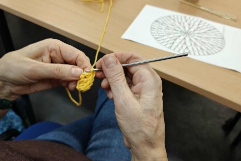 Warsztaty szydełkowania dla seniorów