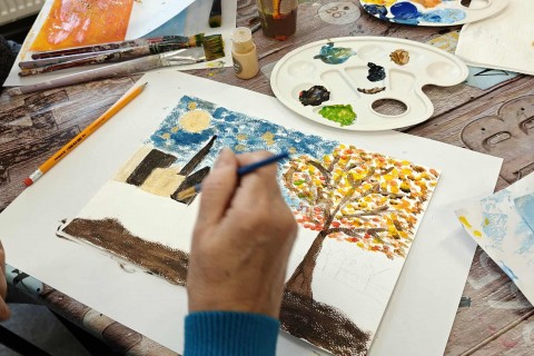 Warsztaty malarstwa dla seniorów - akrylowy pejzaż