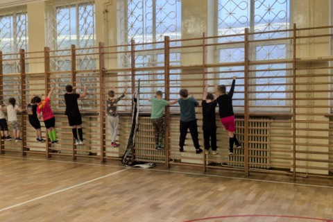 ZAJĘCIA SPORTOWE DLA DZIECI KLAS I - III