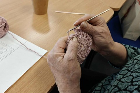 Warsztaty szydełkowania dla seniorów