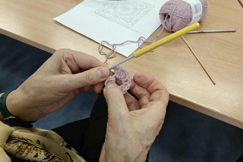 Warsztaty szydełkowania dla seniorów