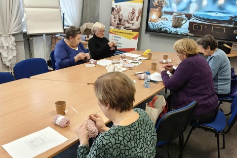 Warsztaty szydełkowania dla seniorów