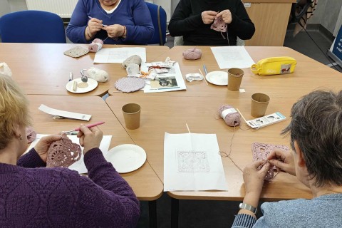 Warsztaty szydełkowania dla seniorów