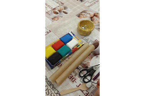 Warsztaty kreatywne dla seniorów - Biżuteria z modeliny i sznurka