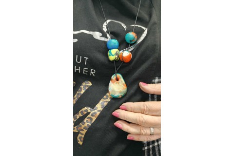 Warsztaty kreatywne dla seniorów - Biżuteria z modeliny i sznurka