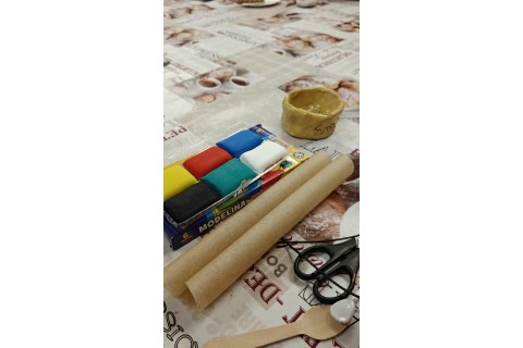 Warsztaty kreatywne dla seniorów - Biżuteria z modeliny i sznurka