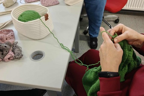 Warsztaty szydełkowania dla seniorów
