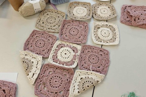 Warsztaty szydełkowania dla seniorów