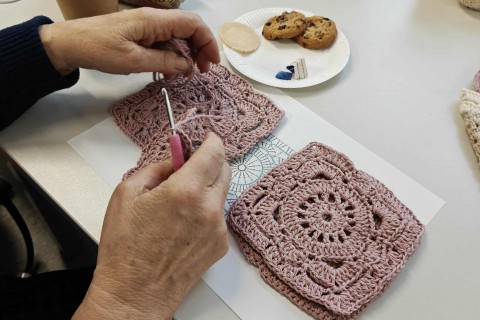 Warsztaty szydełkowania dla seniorów