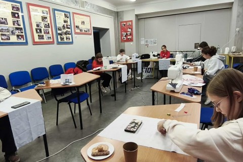 Warsztaty szycia na maszynie dla nastolatków 11+