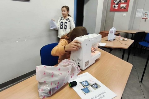 Warsztaty szycia na maszynie dla nastolatków 11+