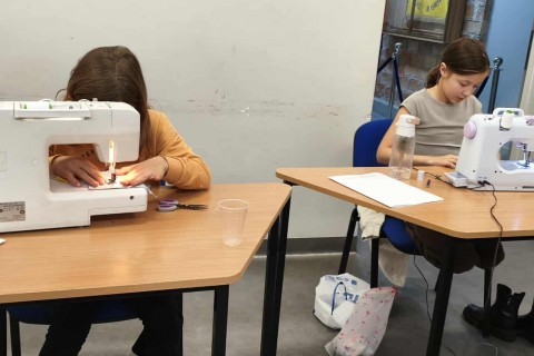 Warsztaty szycia na maszynie dla nastolatków 11+