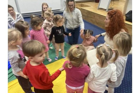 Zajęcia umuzykalniające dla rodziców z dziećmi w wieku 2-3 lata