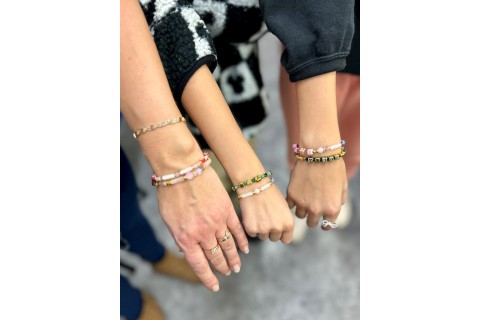 Warsztaty dla mamy i córki - tworzenie bransoletek z koralików...