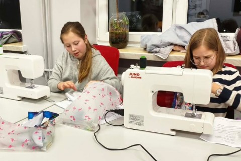 Warsztaty szycia na maszynie dla nastolatków 11+