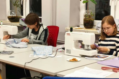 Warsztaty szycia na maszynie dla nastolatków 11+