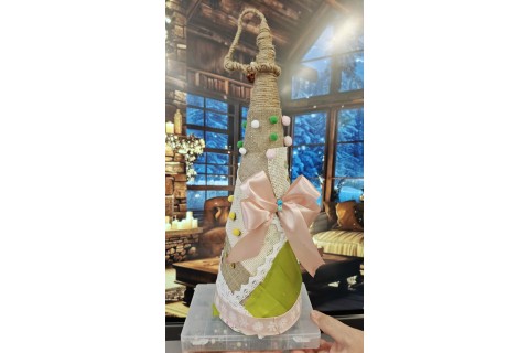 Warsztaty kreatywne dla seniorów - choinka z brystolu i koronki