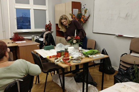 Warsztaty florystyczne dla Seniorów - stroik świąteczny