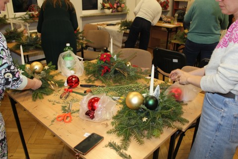 WARSZTATY FLORYSTYCZNE DLA DOROSŁYCH - STROIKI ŚWIĄTECZNE