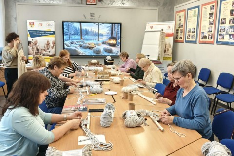 Warsztaty makramy dla seniorów