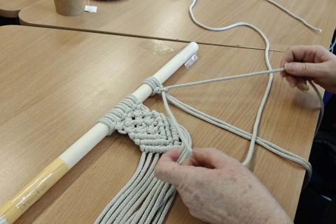 Warsztaty makramy dla seniorów