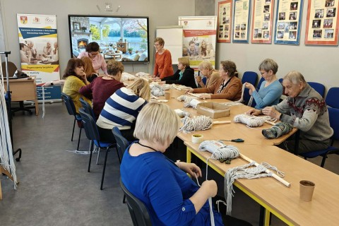 Warsztaty makramy dla seniorów