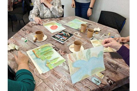 Warsztaty malarstwa dla seniorów - pejzaż rysowany pastelami