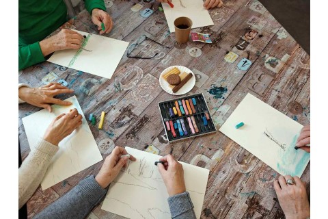 Warsztaty malarstwa dla seniorów - pejzaż rysowany pastelami