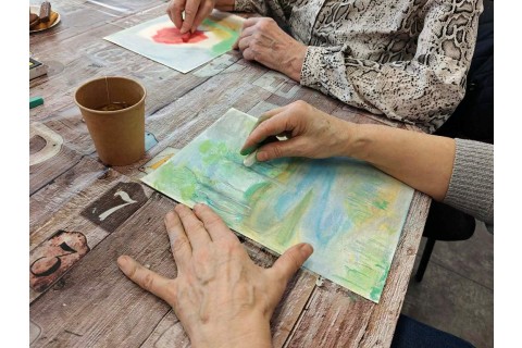 Warsztaty malarstwa dla seniorów - pejzaż rysowany pastelami
