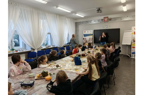 Warsztaty edukacyjno-przyrodnicze dla dzieci „Tajemnica kolorowych roślin”