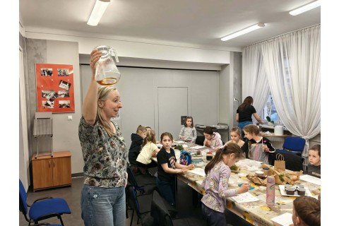 Warsztaty edukacyjno-przyrodnicze dla dzieci „Tajemnica kolorowych roślin”