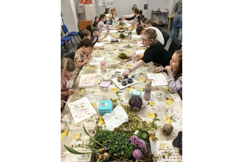 Warsztaty edukacyjno-przyrodnicze dla dzieci „Tajemnica kolorowych roślin”