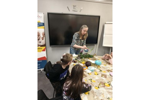 Warsztaty edukacyjno-przyrodnicze dla dzieci „Tajemnica kolorowych roślin”