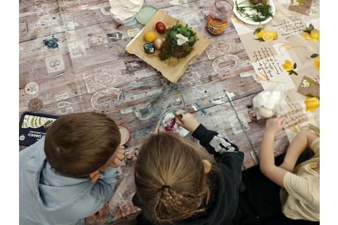 Warsztaty edukacyjno-przyrodnicze dla dzieci „Tajemnica kolorowych roślin”