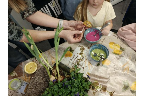 Warsztaty edukacyjno-przyrodnicze dla dzieci „Tajemnica kolorowych roślin”