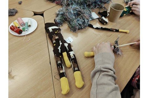 Charytatywna akcja szycia małpek