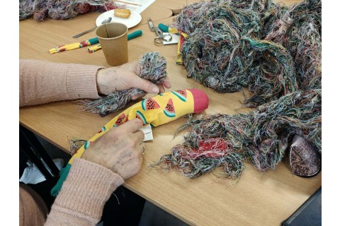 Charytatywna akcja szycia małpek