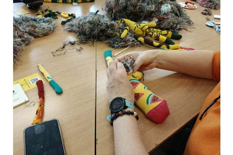 Charytatywna akcja szycia małpek