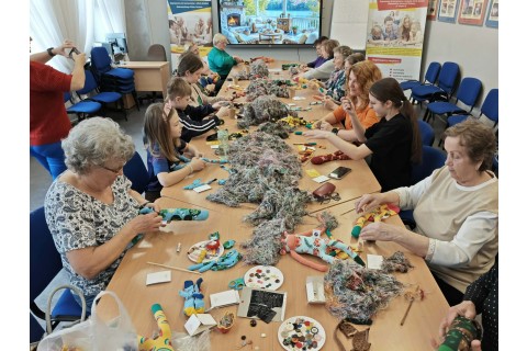 Charytatywna akcja szycia małpek