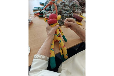 Charytatywna akcja szycia małpek