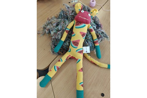 Charytatywna akcja szycia małpek