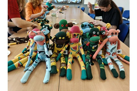 Charytatywna akcja szycia małpek