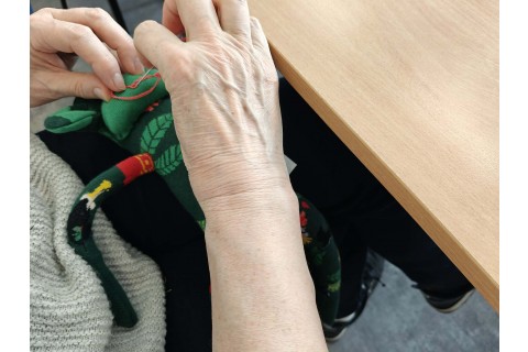 Charytatywna akcja szycia małpek