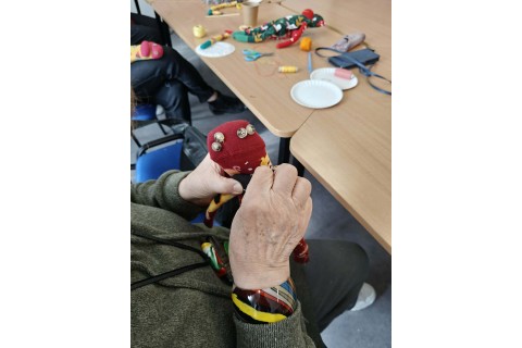 Charytatywna akcja szycia małpek