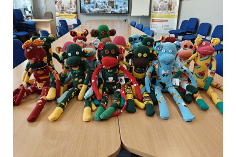 Charytatywna akcja szycia małpek